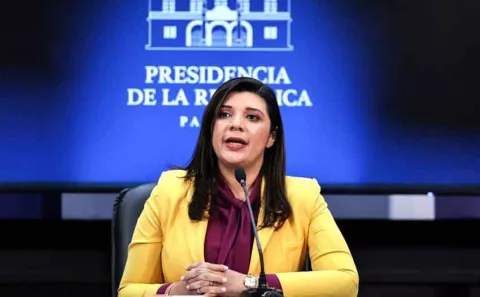 Jackeline Muñoz, designada como miembro principal de la Comisión Nacional del Salario Mínimo