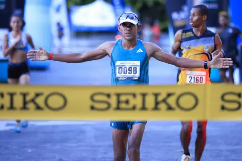 Castelblanco y la colombiana Agudelo ganan la Maratón Internacional de Panamá 2025
