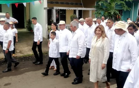 Orador de fondo hace llamado a mejoras en el hospital Anita Moreno y a la protección del río La Villa 