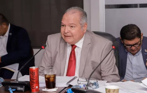 El MOP defiende su gestión ante cuestionamientos de los diputados