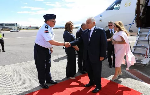 Presidente Mulino llega a Costa Rica para encuentro oficial con el mandatario Chaves 