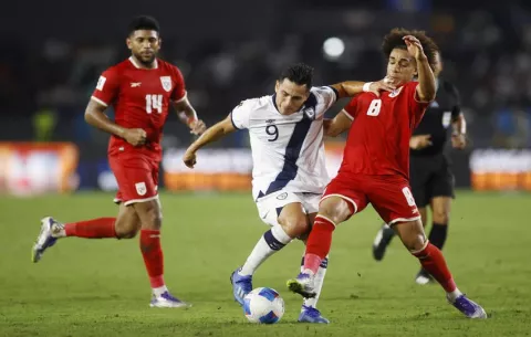 Panamá contra Guatemala: partido que  lleva a los fanáticos a acampar para comprar entradas
