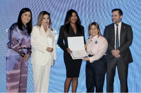 Dipred e Inadeh gradúan a más de mil panameños  a través del programa 'Capacítate en tu Barrio'