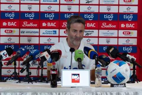 Christiansen pide jugar a los panameños con 'sabiduría' ante El Salvador