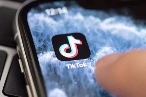 Investigan a TikTok por influir a personas vulnerables al suicidio