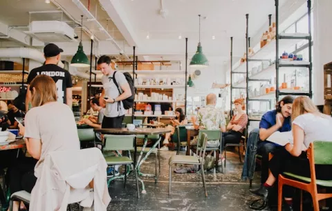 Multifood Enterprises, empresa del grupo comercial de Budy Attie, anuncia expansión gastronómica de lujo y casual para 2026: Capital Grille y Shake Shack a la cabeza