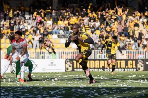 Cecilio Waterman es campeón con Coquimbo Unido en la liga chilena