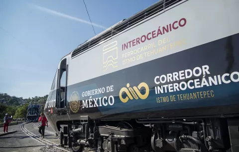 Suben a 20 heridos por descarrilamiento del tren Transístmico en estado mexicano de Oaxaca