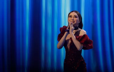 Tailandia congela los activos de la copropietaria de Miss Universo que sigue prófuga