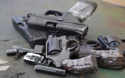 Armas por comida y, en esta ocasión, hasta por electrodomésticos