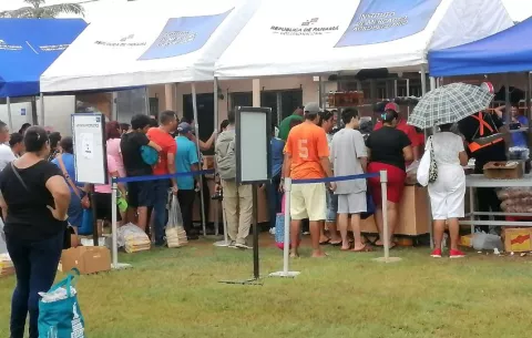 Desde este martes inicia la venta de bolsas navideñas con jamón en Herrera