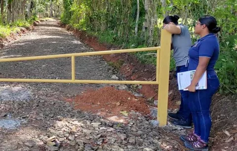 Ordenan retirar barrera en San Carlos
