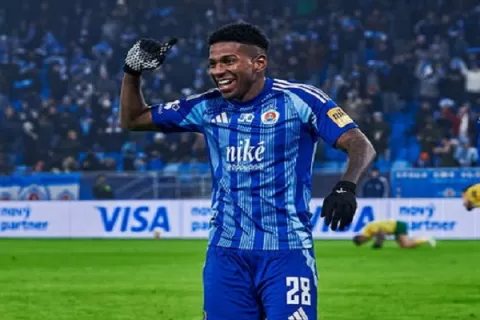 César Blackman anotó el gol del triunfo del Bratislava en Conference League 