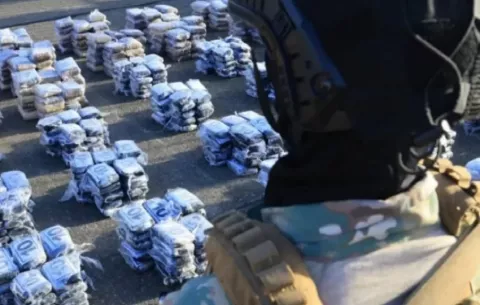 Decomisan 622 paquetes de presunta droga en operativo marítimo en el Pacífico panameño