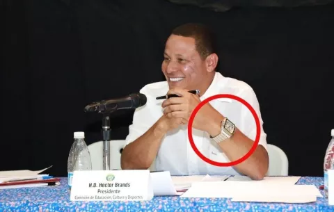 Un reloj Cartier y otros lujos de Héctor Brands