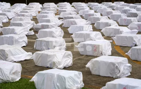Decomisan 835 paquetes de droga en el Pacífico panameño y detienen a cuatro sospechosos