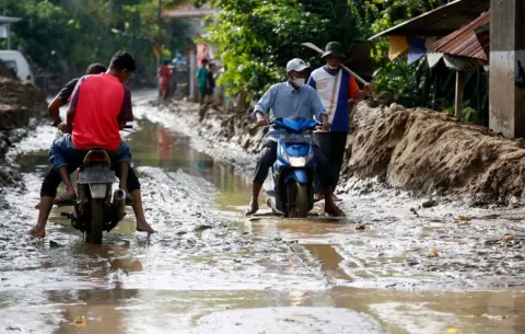 Alrededor de 1,300 fallecidos en el sur y el sudeste de Asia por las severas inundaciones