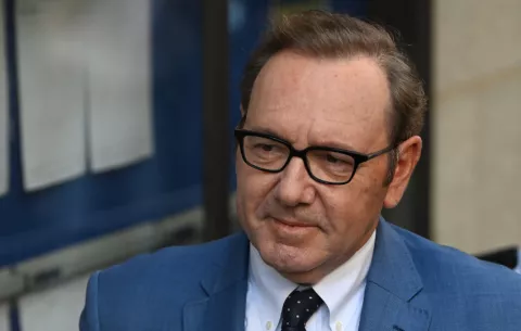 Kevin Spacey regresa a la televisión con la serie italiana 'Minimarket'