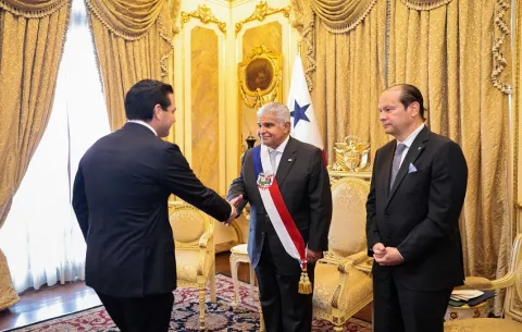 Embajador estadounidense pondera gestión de Mulino: 'Está haciendo muy buen trabajo'