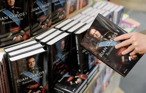 El libro de memorias del rey Juan Carlos vende 40,000 ejemplares tras publicarse en España