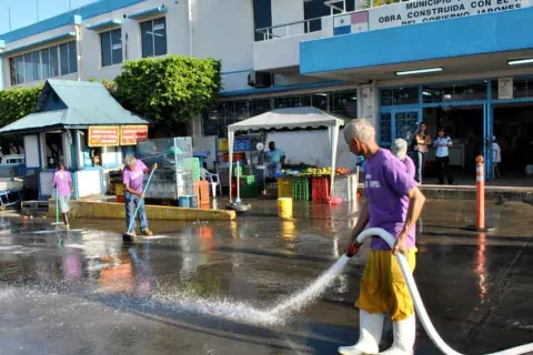 Mercado San Felipe Neri y Mercado de Mariscos cerrarán el lunes 5 de enero del 2026
