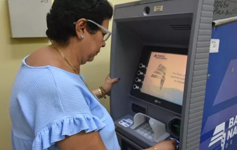 Jubilados y pensionados cobrarán bonos el 19 de diciembre: ¿Cuántos son y cómo se pagan?