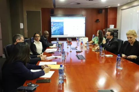 Panamá y Sudáfrica exploran nuevas oportunidades de inversión