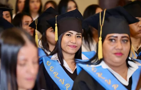 Unas 60 privadas de libertad del Cefere culminan sus estudios de secundaria