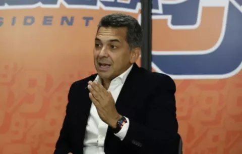 Lombana tira al agua a 'La Prensa'; habla de publicaciones amañadas, lavado de manos y daño a la democracia