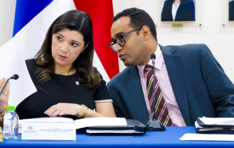  Comisión entra en la recta final sin acuerdo sobre el nuevo salario mínimo
