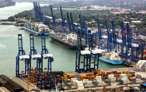 ¿Se estanca la venta de los puertos Balboa y Cristóbal?