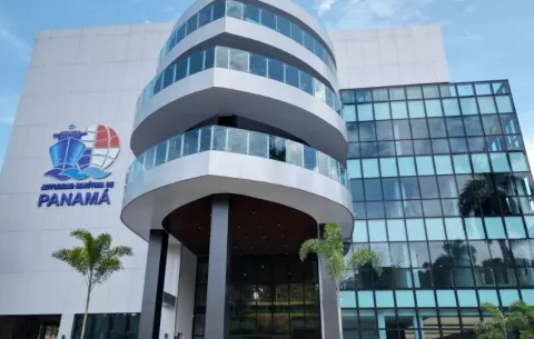 AMP alerta a naves panameñas tras ataque con dron a tanquero en Ucrania