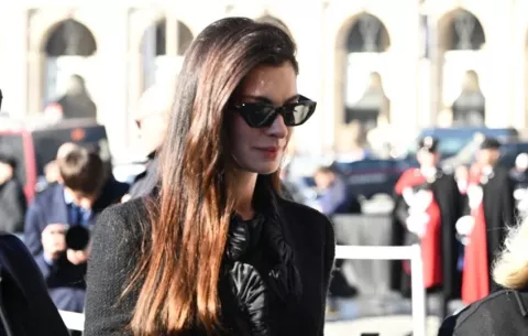 Anne Hathaway y Naty Abascal en el funeral de Valentino en Roma