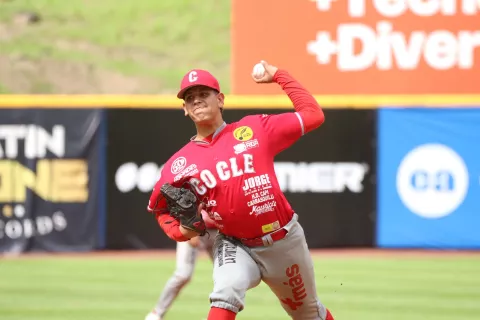 Dereck Gómez y  Christian González  tienen marca de  5-0 en el béisbol juvenil