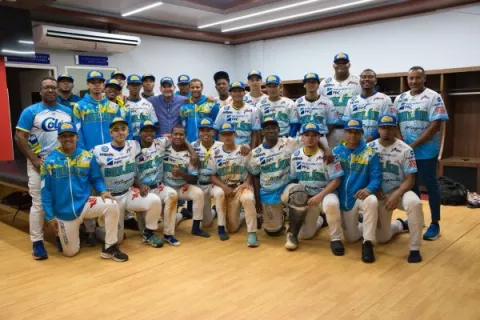 Cobre Panamá reafirma su respaldo al béisbol de Colón