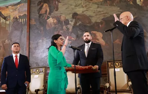 Juramentación de Delcy Rodríguez: cuando la imagen no acompaña al poder