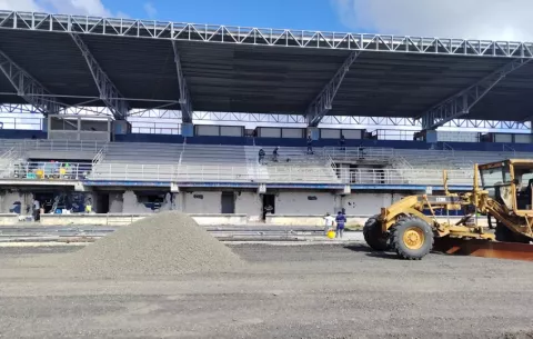 Más del 80% lleva rehabilitación del estadio Armando Dely Valdés en Colón