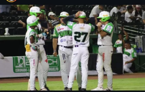 Los Vaqueros siguen sin conocer la derrota en el béisbol juvenil