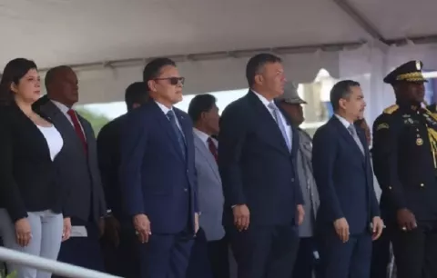 Ministro de Seguridad Pública responde a críticas sobre retenes en Colón