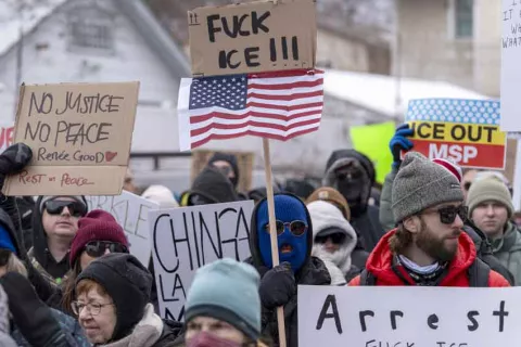 EE.UU. marcha contra la política migratoria de Trump: "El ICE mata", gritan los manifestantes