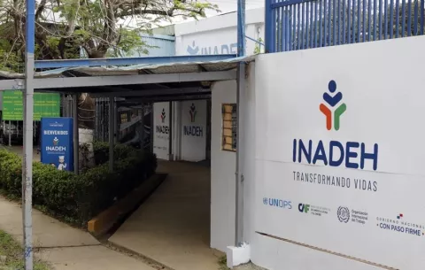 Flotas de autos y equipos de paquete siguen desaparecidos en el Inadeh; denuncian a la pasada administración del PRD