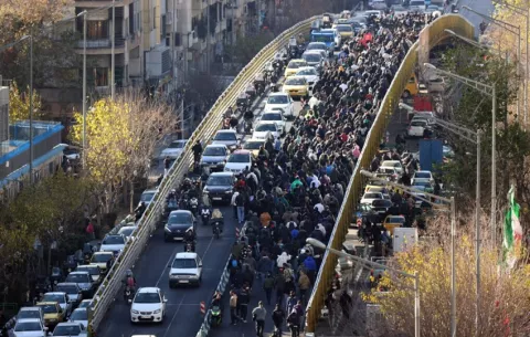 Nueva jornada de protestas en Irán debido a la crisis económica
