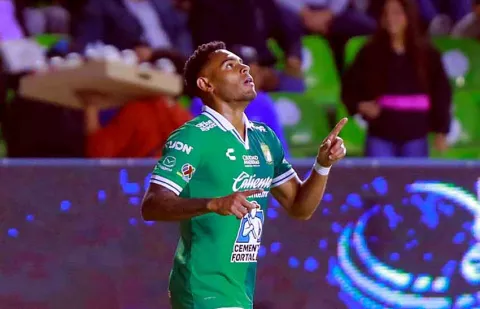 Ismael Díaz anota en triunfo del León sobre Cruz Azul en la Liga de México