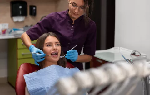 Jóvenes, los más descuidados con su salud bucodental