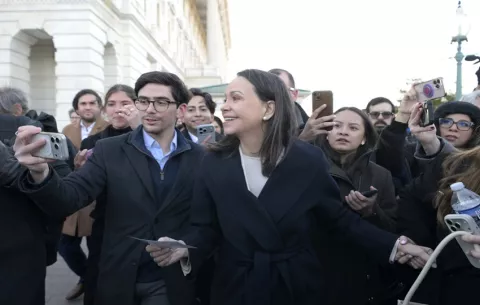 Machado le ofreció medalla a Donald Trump