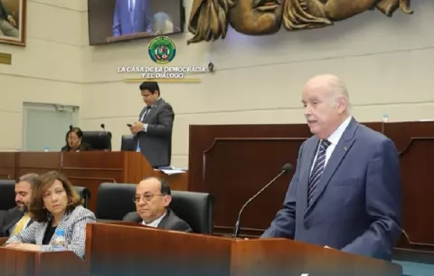 Bernal acusa al PRD de bloquear la modernización de las universidades estatales