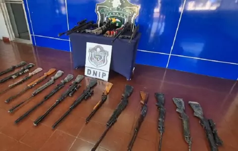 Encuentran un arsenal de más de 20 armas ilegales en una residencia de Monagrillo