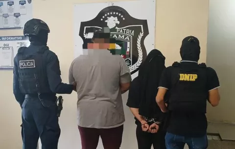 Aprehenden a nietos desalmados por hostigar y humillar a su abuela