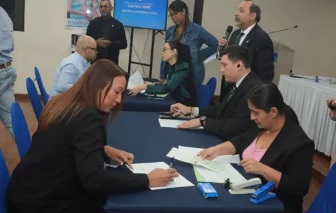  Mides realiza pago de prima de antigüedad y prestaciones laborales a exfuncionarios