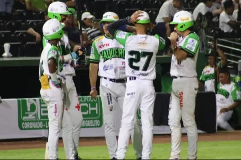 Panamá Oeste defiende su invicto ante Veraguas en el béisbol juvenil